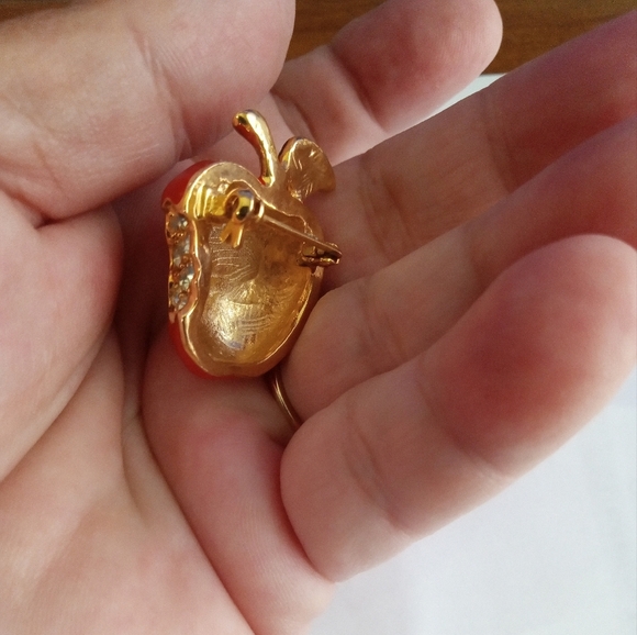 Red Apple Enamel With Rhinestone Bite Pin Brooch Teacher Gift - Picture 6 of 8